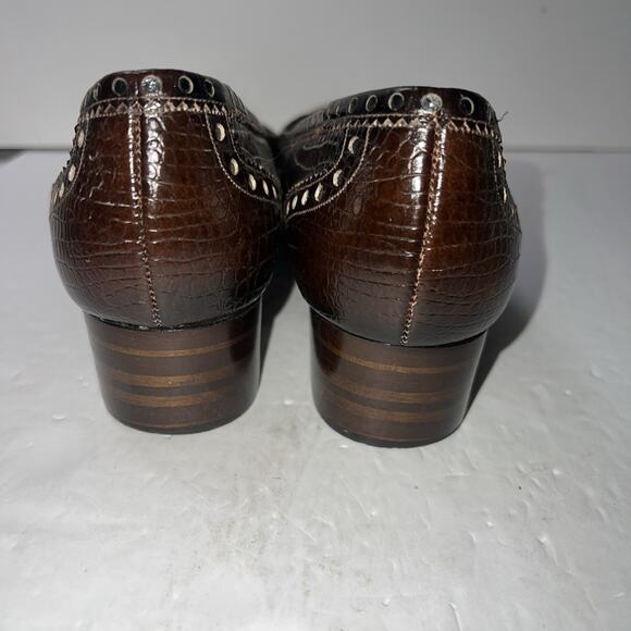US Women’s 9.5 Dress Shoes Tomboy Toes 1 Inch Heel Brown Leather Delman